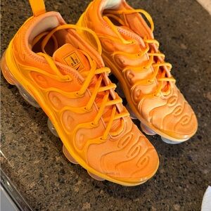 Nike Air VaporMax Plus
Orange (Women's) size 8
